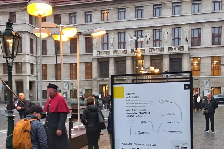 The outdoor exhibition for the general public was prepared by Technology of the City of Prague, the municipal company which operates the city’s public lighting. Credit: Praha.eu.